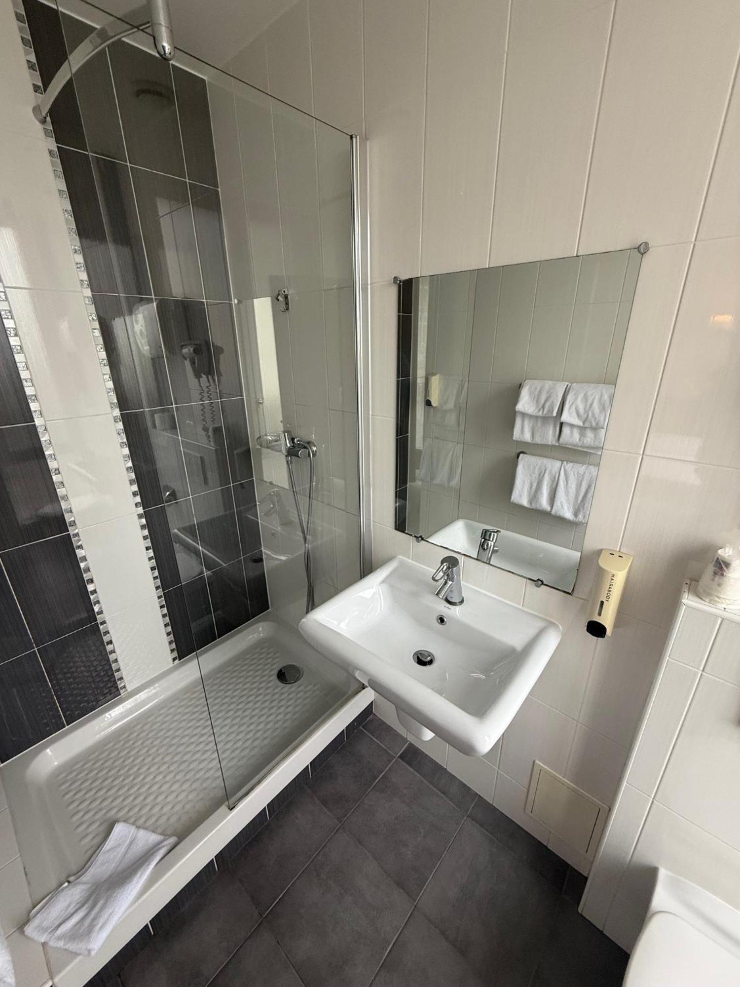 Richmond Gare Du Nord Hotel 2*